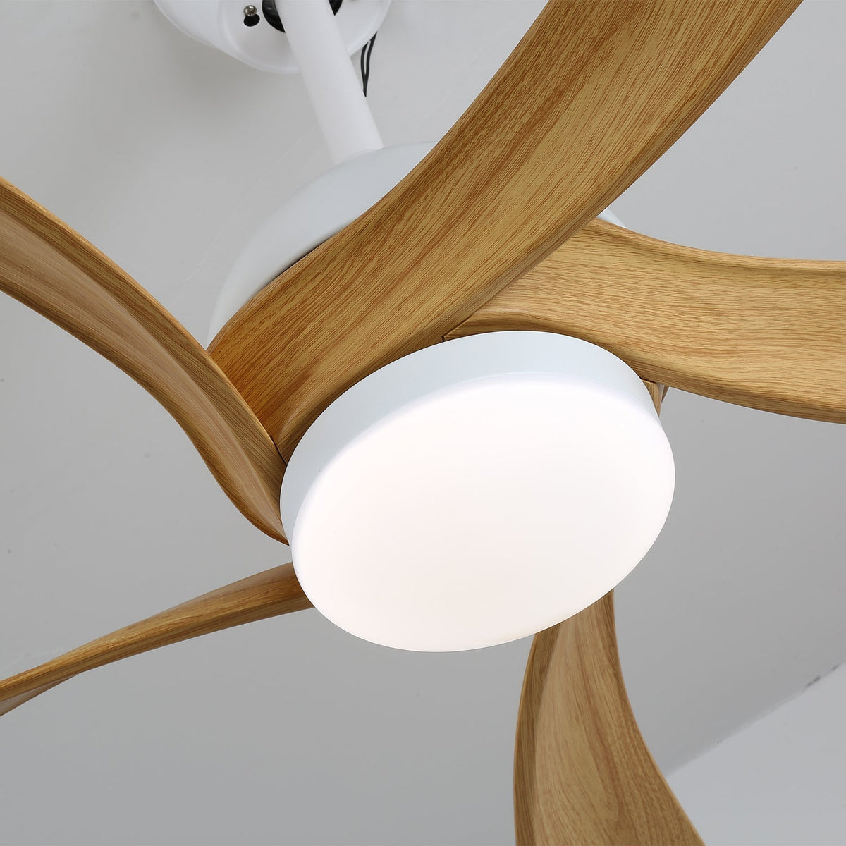 Sylven Moderner Holz-Deckenventilator mit Beleuchtung