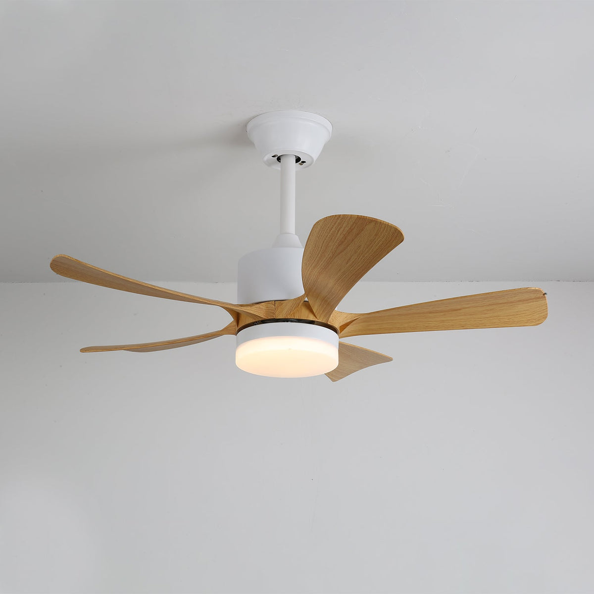 Sylven Moderner Holz-Deckenventilator mit Beleuchtung