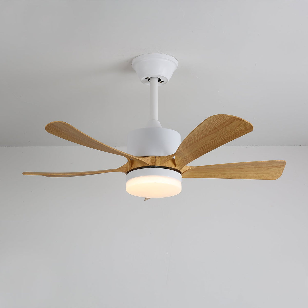 Sylven Moderner Holz-Deckenventilator mit Beleuchtung