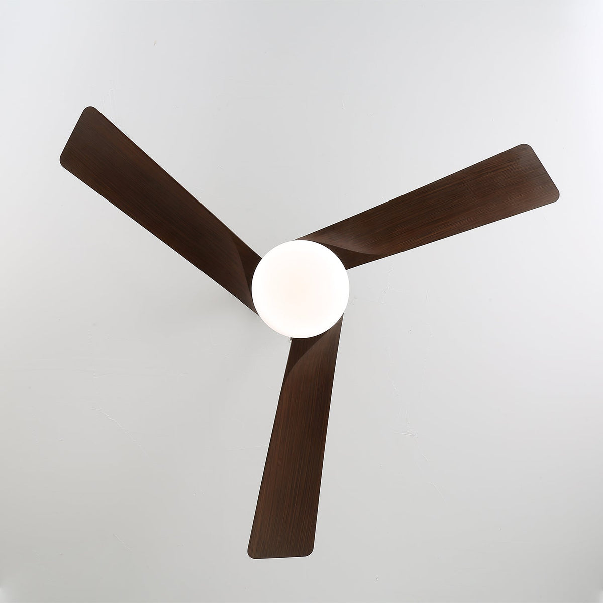 Evraeis Deckenventilator mit Beleuchtung aus Holz
