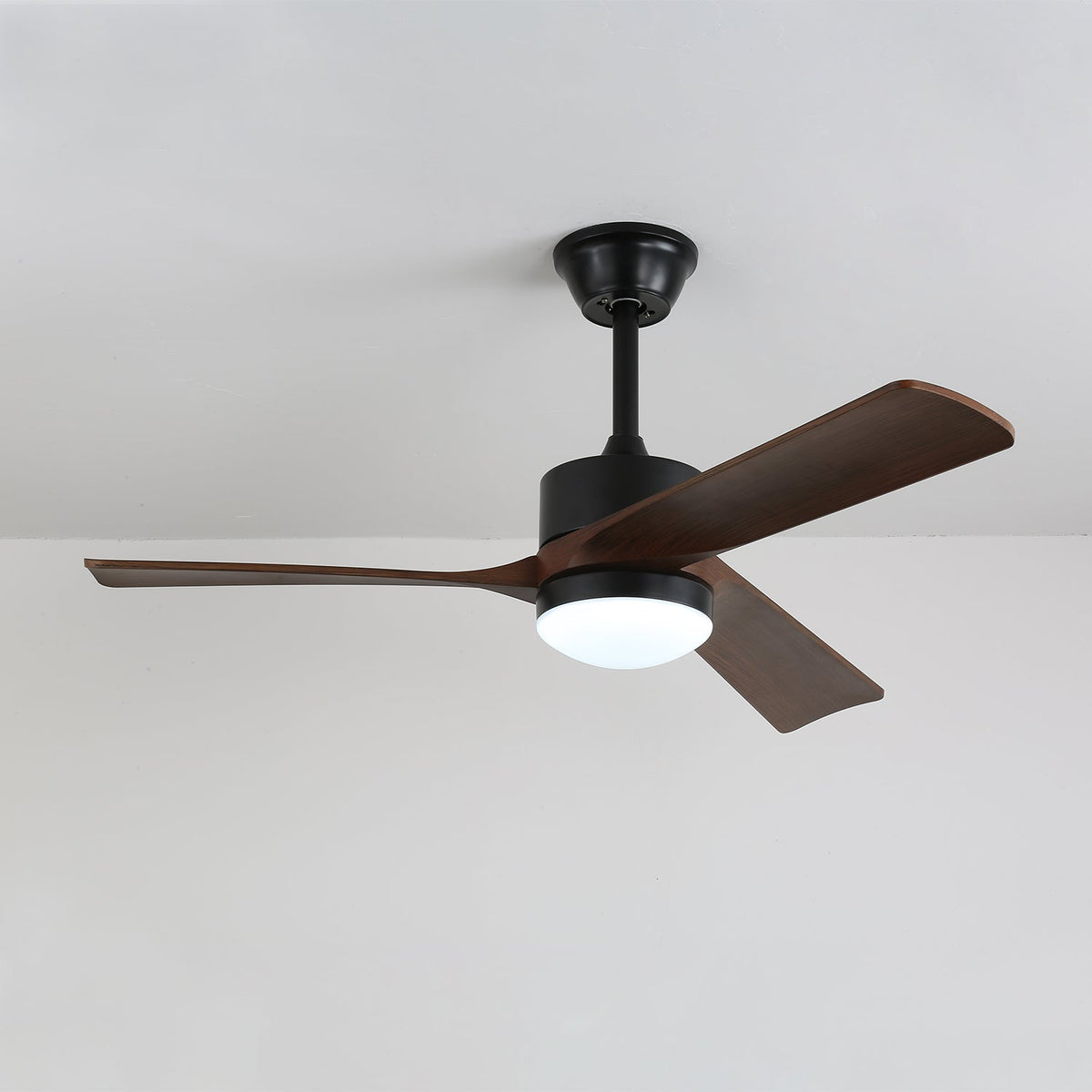 Evraeis Deckenventilator mit Beleuchtung aus Holz