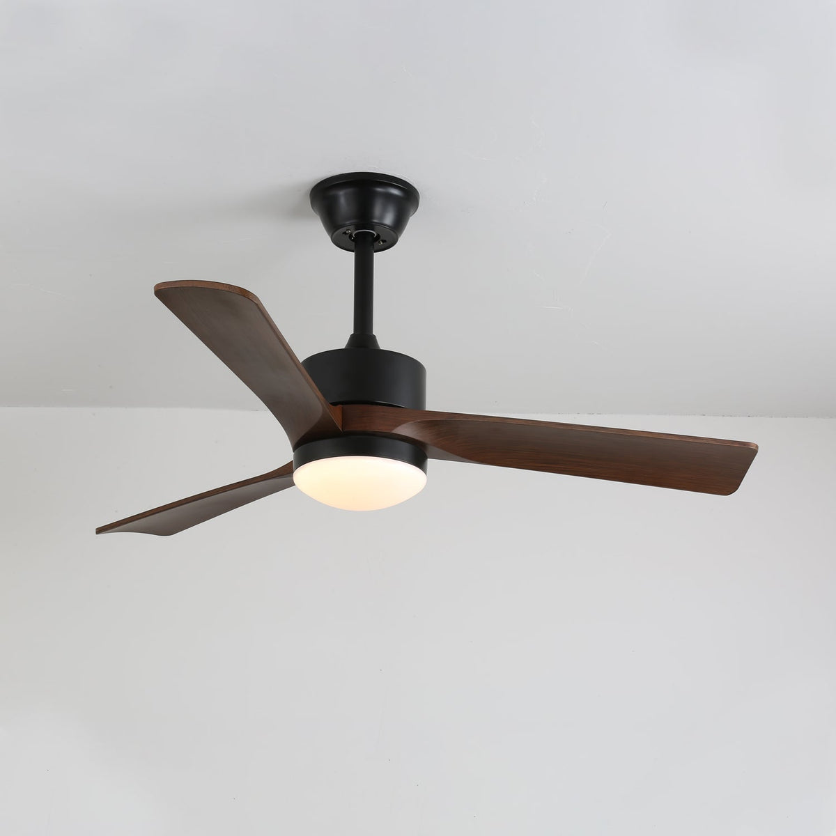 Evraeis Deckenventilator mit Beleuchtung aus Holz