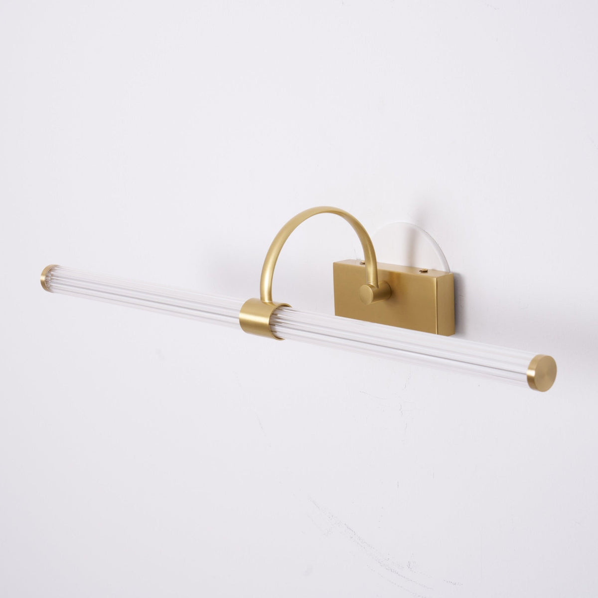 Beryl zeitgenössische minimalistische Messing-Wandleuchte