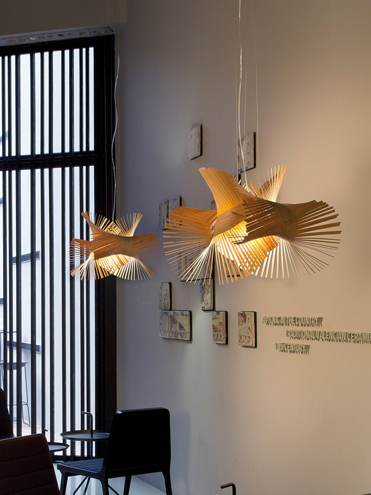 Avian Flair Pendelleuchte aus Holz