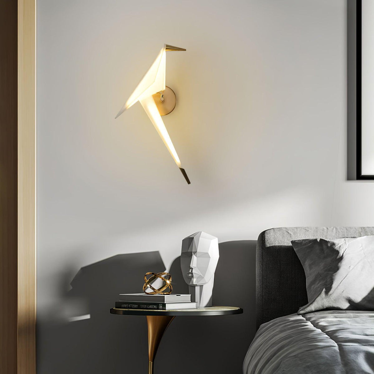 Eovela zeitgenössische Wandleuchte aus Papier in Kranenform