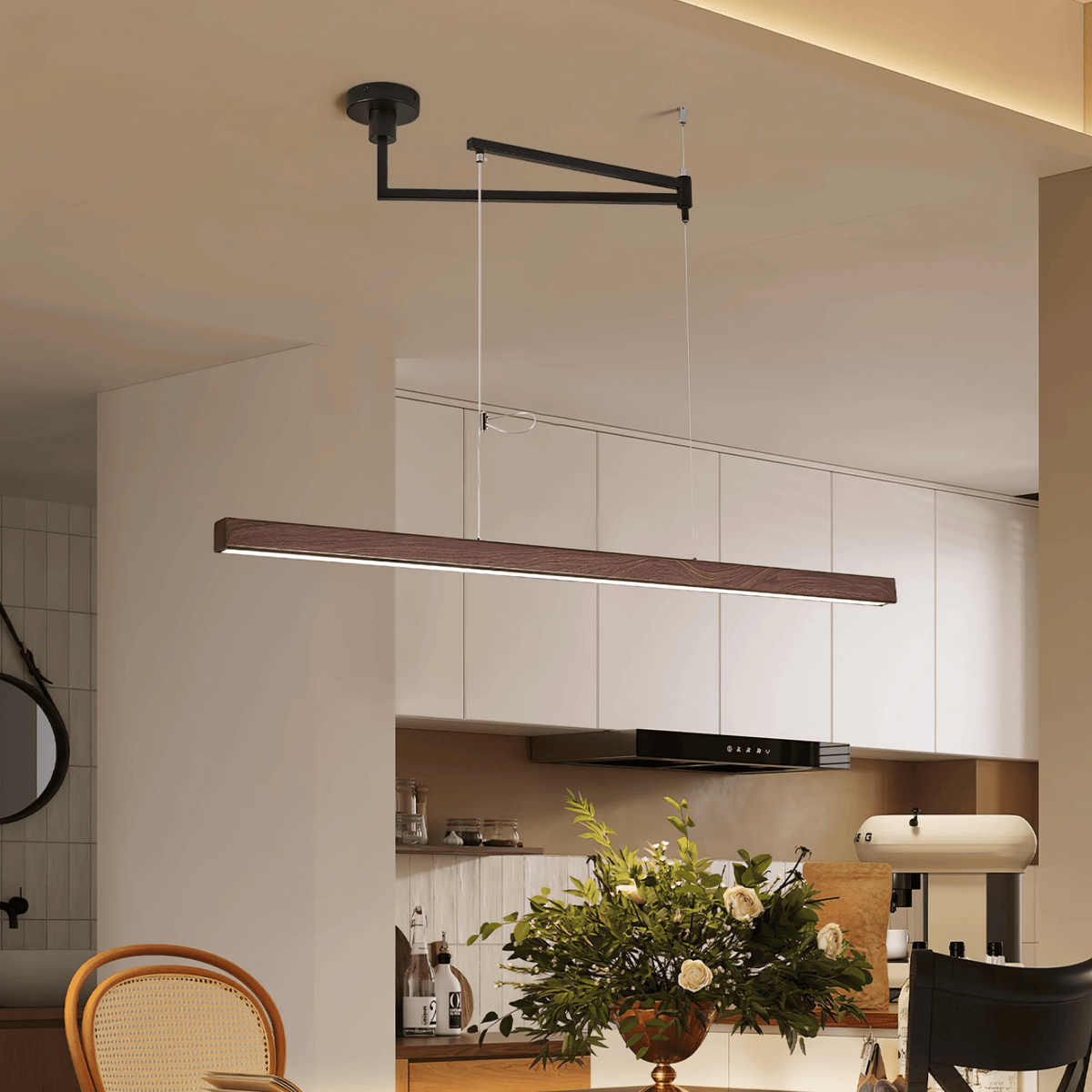Sorva Pendelleuchte mit schwingendem Arm in linearer Form