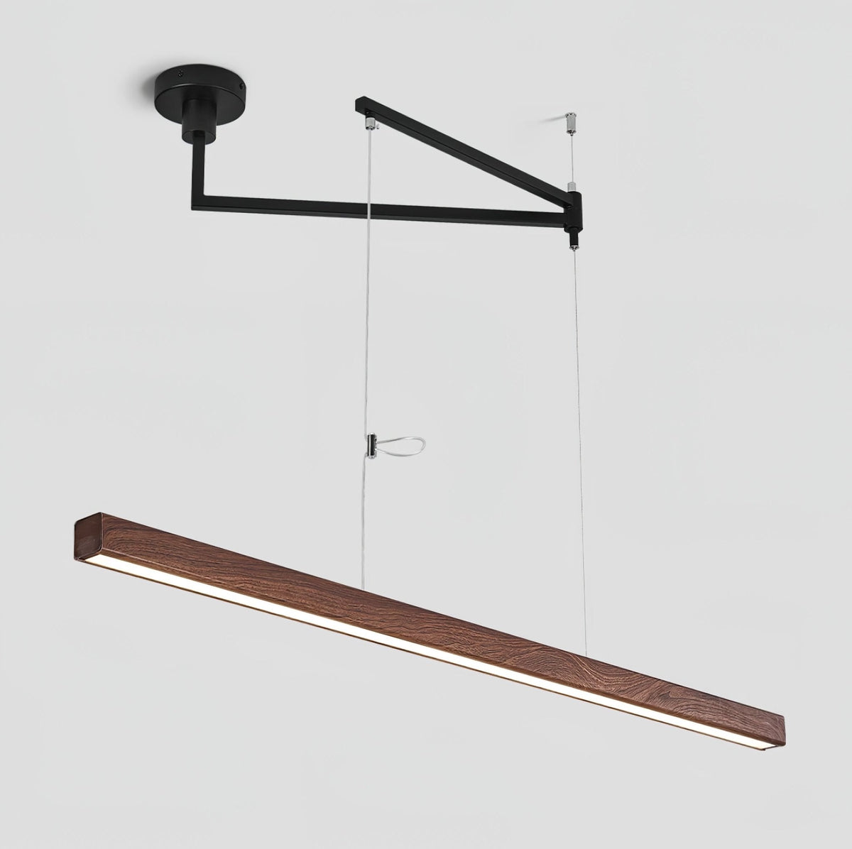 Sorva Pendelleuchte mit schwingendem Arm in linearer Form