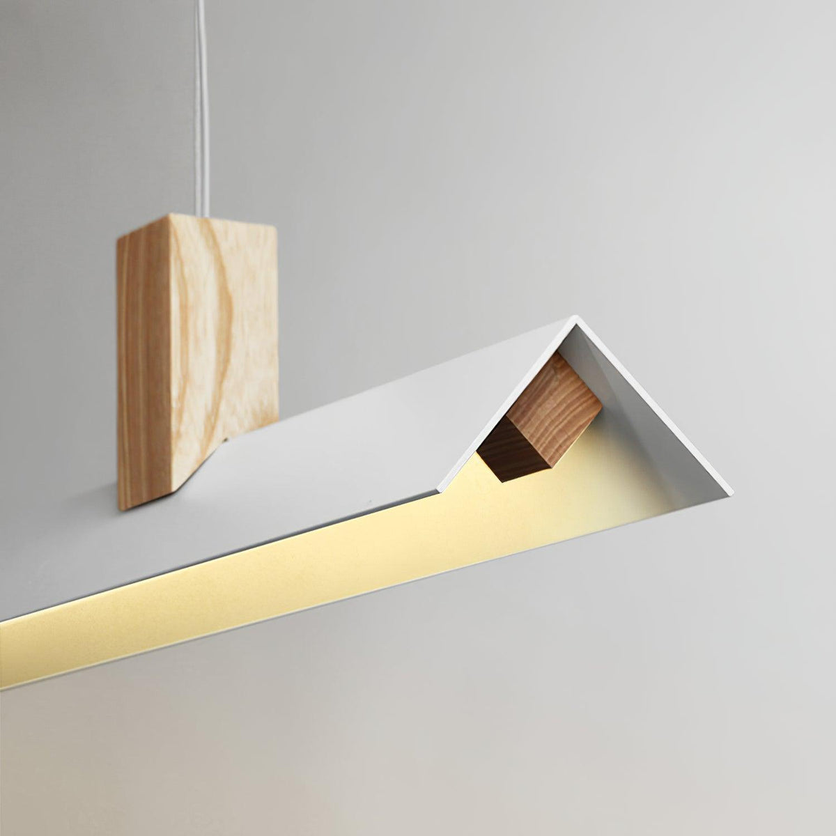 Linea Minimalistische Pendelleuchte aus Holz