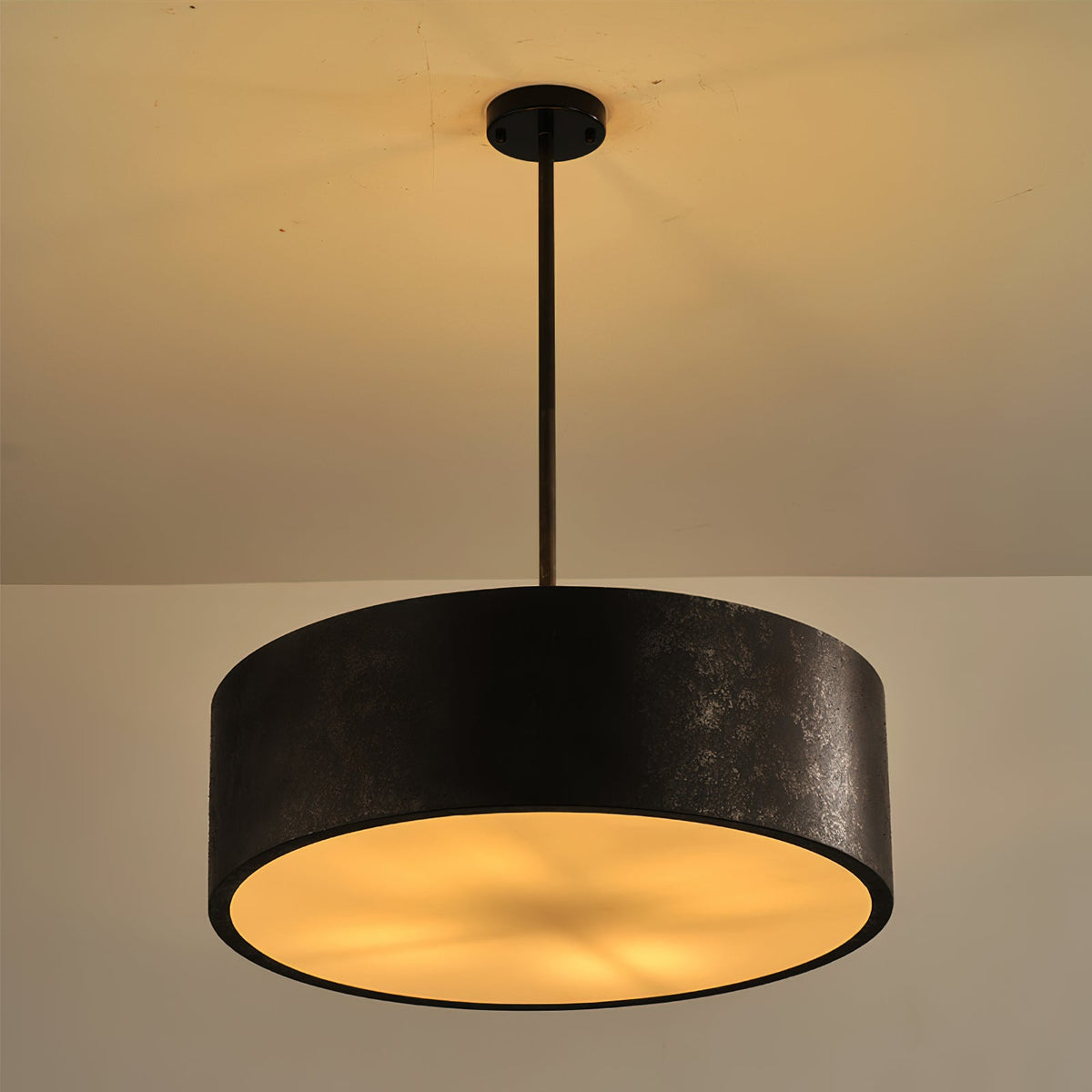 Qvistuvyu zeitgenössische minimalistische Eleganz Metall-Pendelleuchte