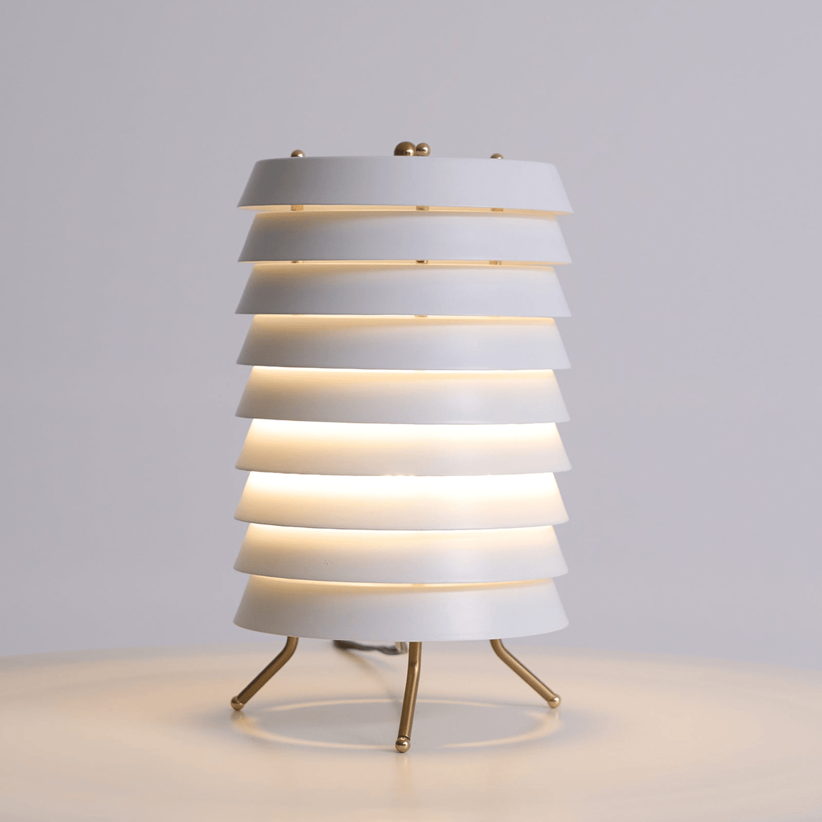 Orelelette Gitter-Design Skandinavische Tischleuchte