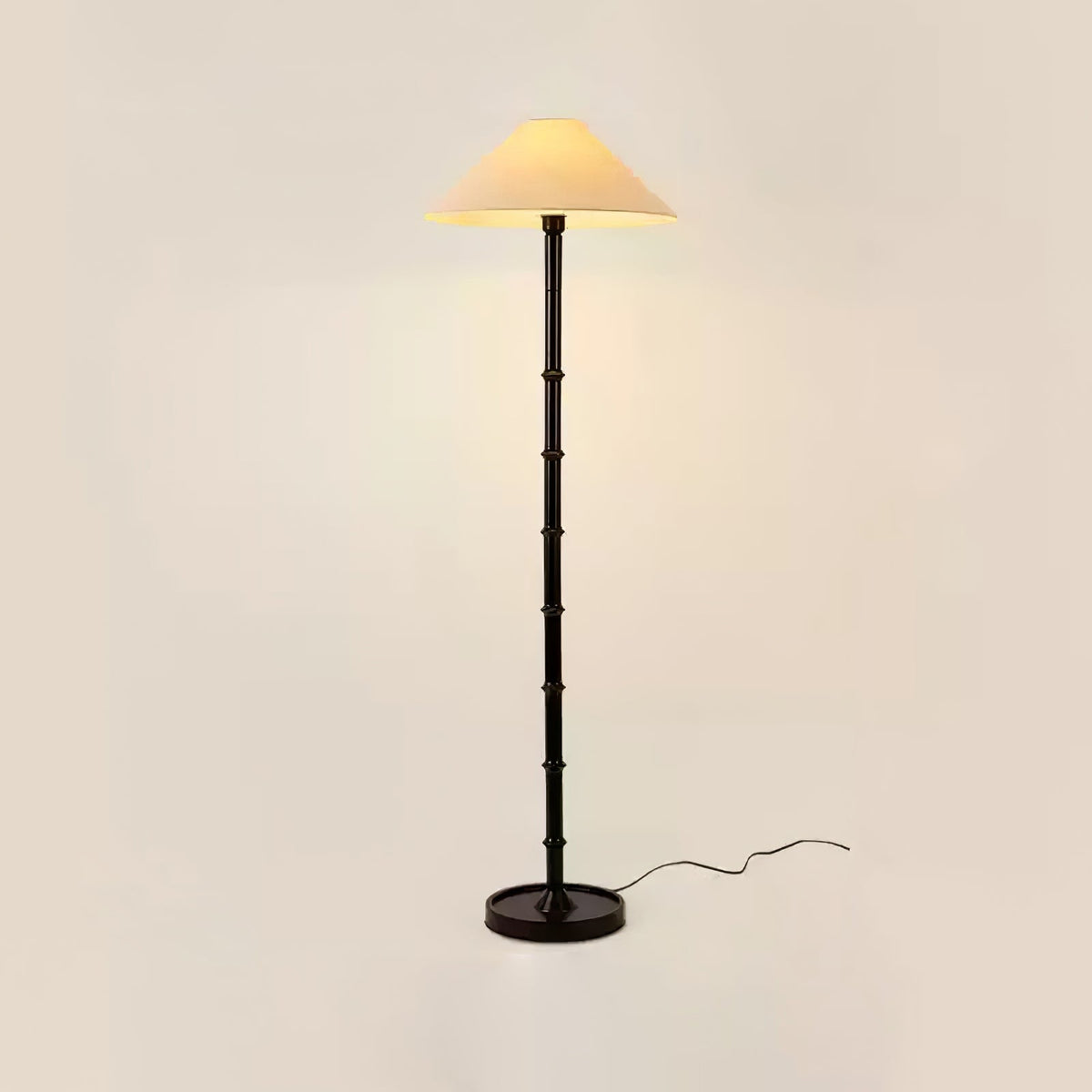 Zen Stehleuchte aus Bambus mit Knotendesign