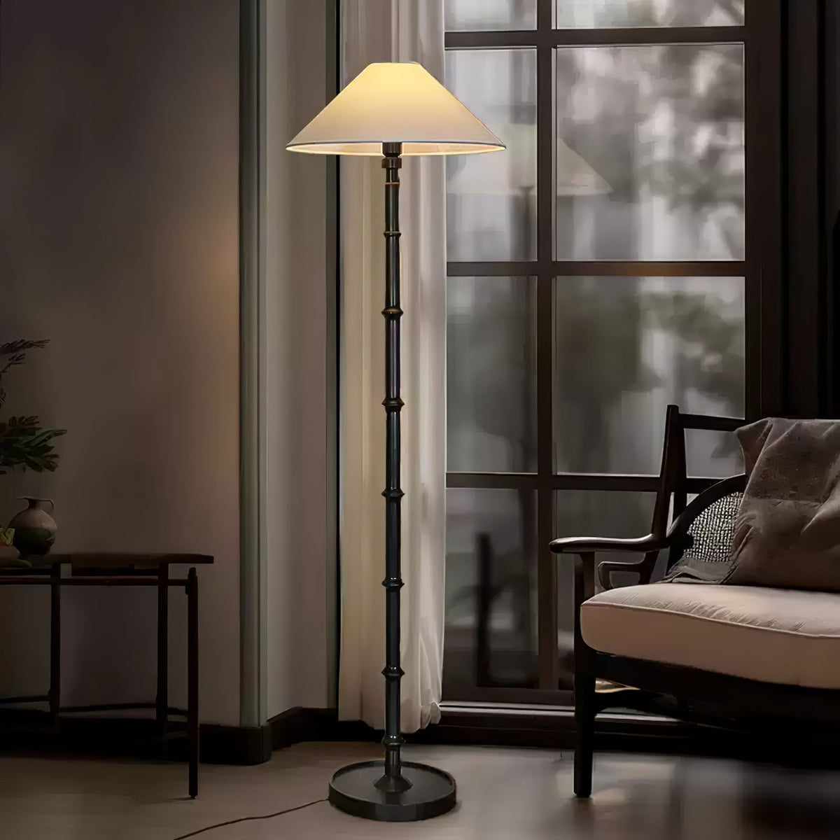 Zen Stehleuchte aus Bambus mit Knotendesign