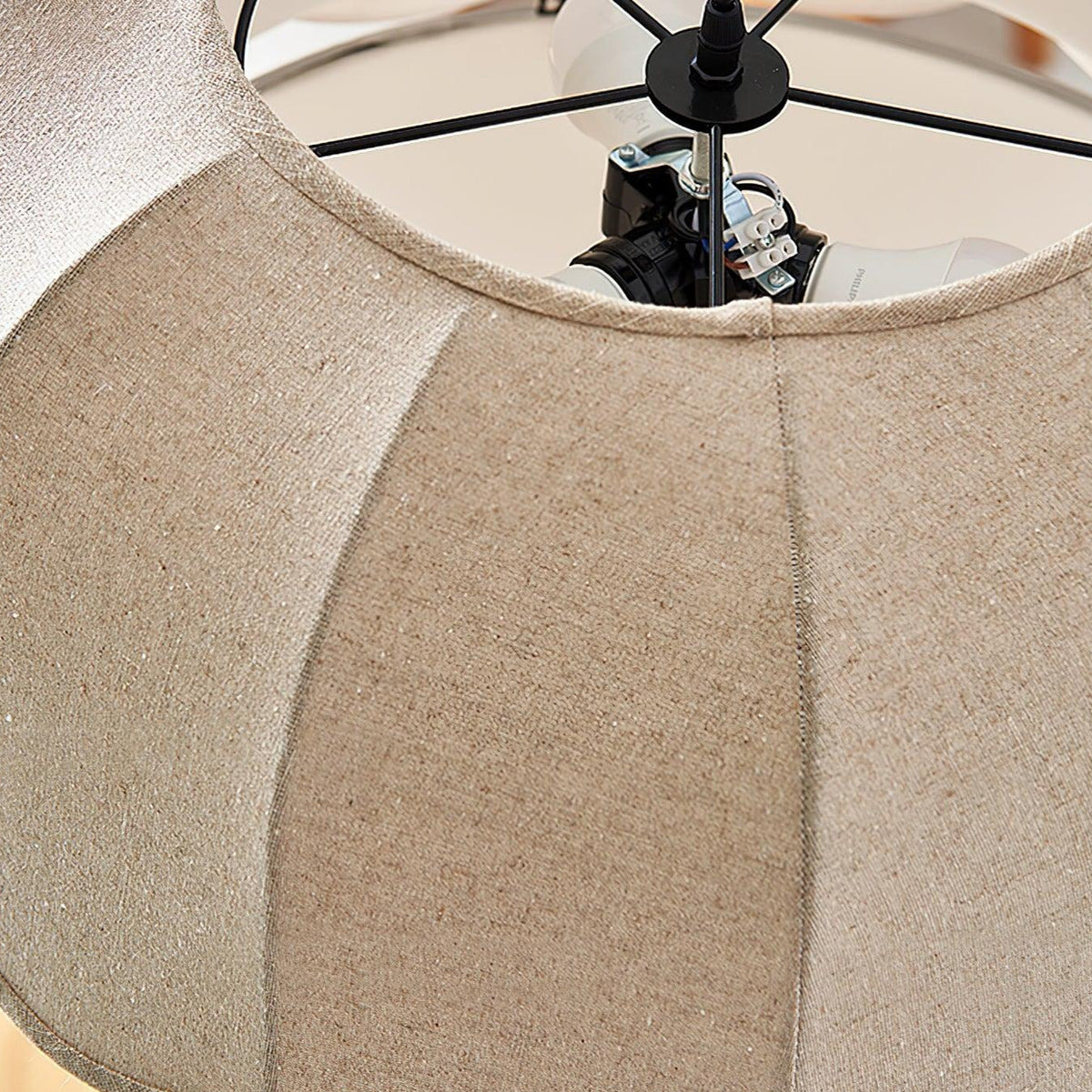 Sora Pendelleuchte mit Bananenblatt-Design