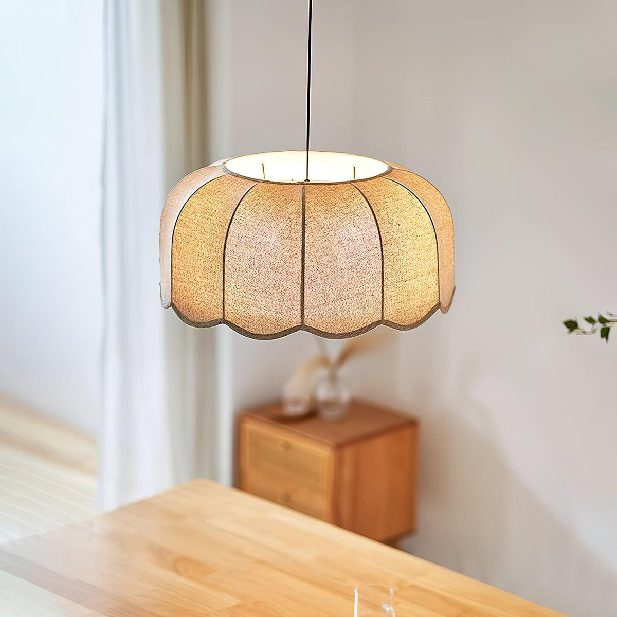 Linoaya Pendelleuchte aus Stoff im rustikalen Stil in Beige