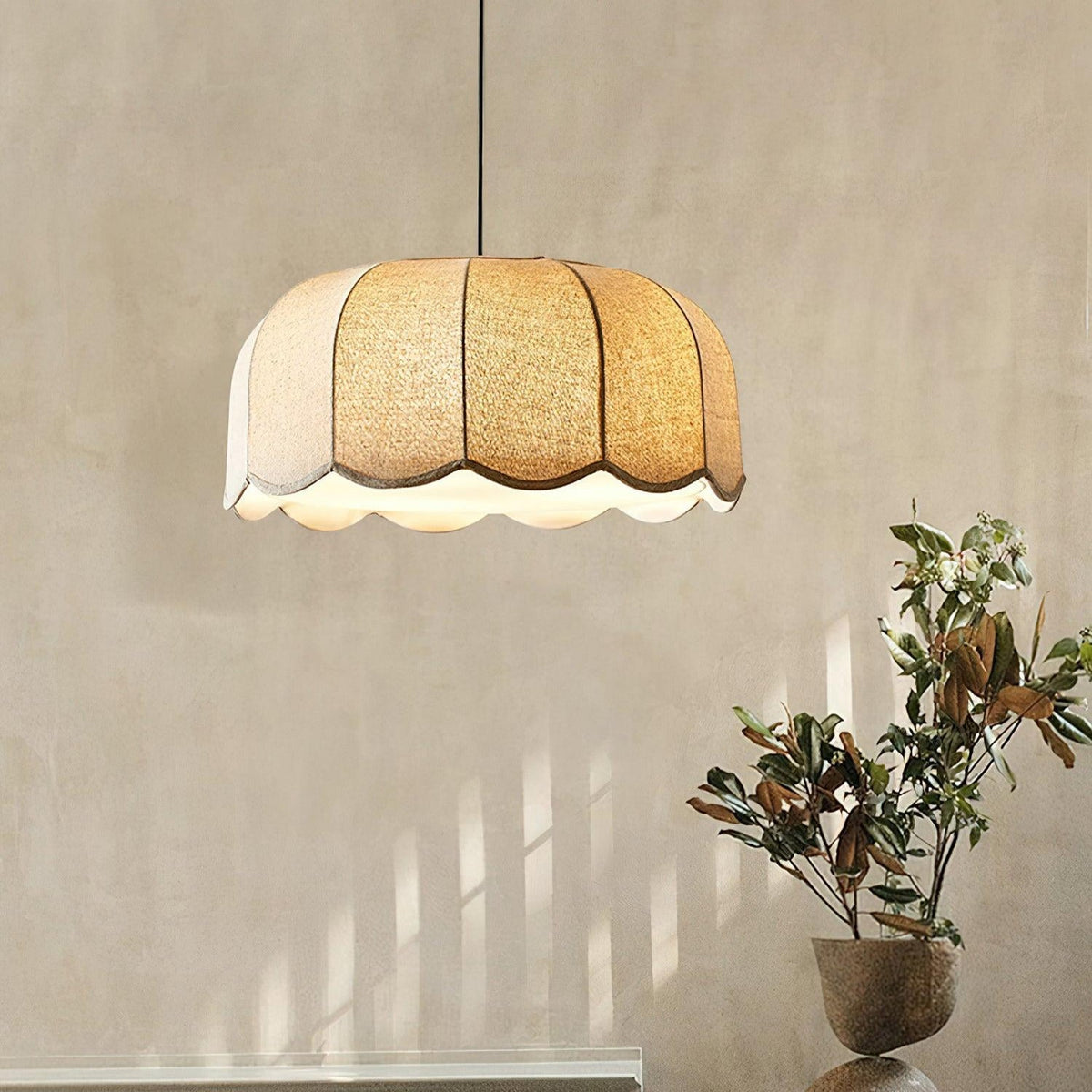 Sora Pendelleuchte mit Bananenblatt-Design