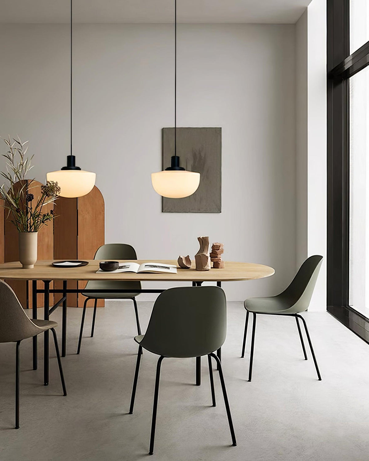 Pendelleuchte aus Glas Kuppel Metallmontage Minimalistisch Entspannend