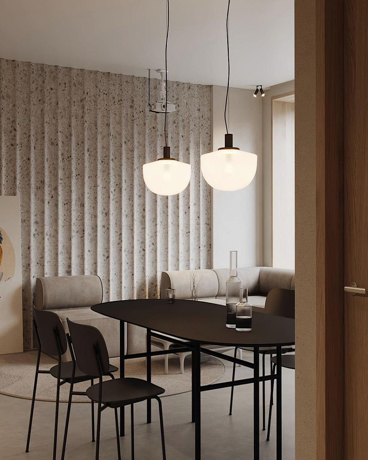 Pendelleuchte aus Glas Kuppel Metallmontage Minimalistisch Entspannend