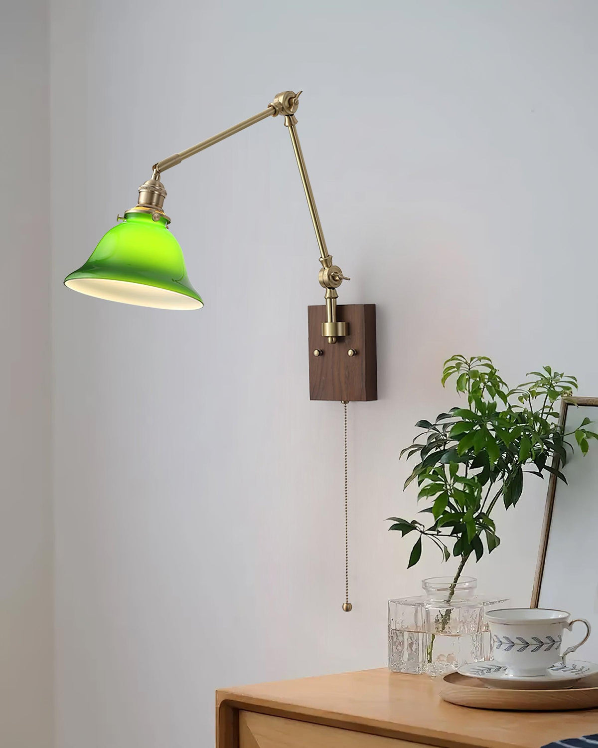 Velra Walnuss-verstellbare Arm-Wandleuchte