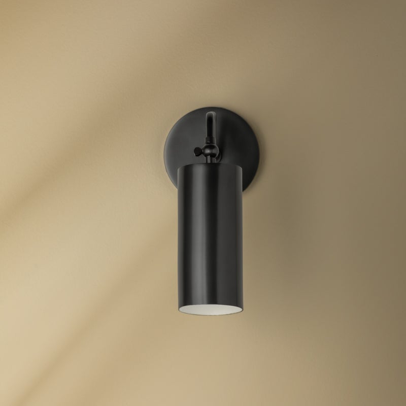 Vatnuvyu zeitgenössische minimalistische Wandleuchte aus Metall mit Stoffschirm