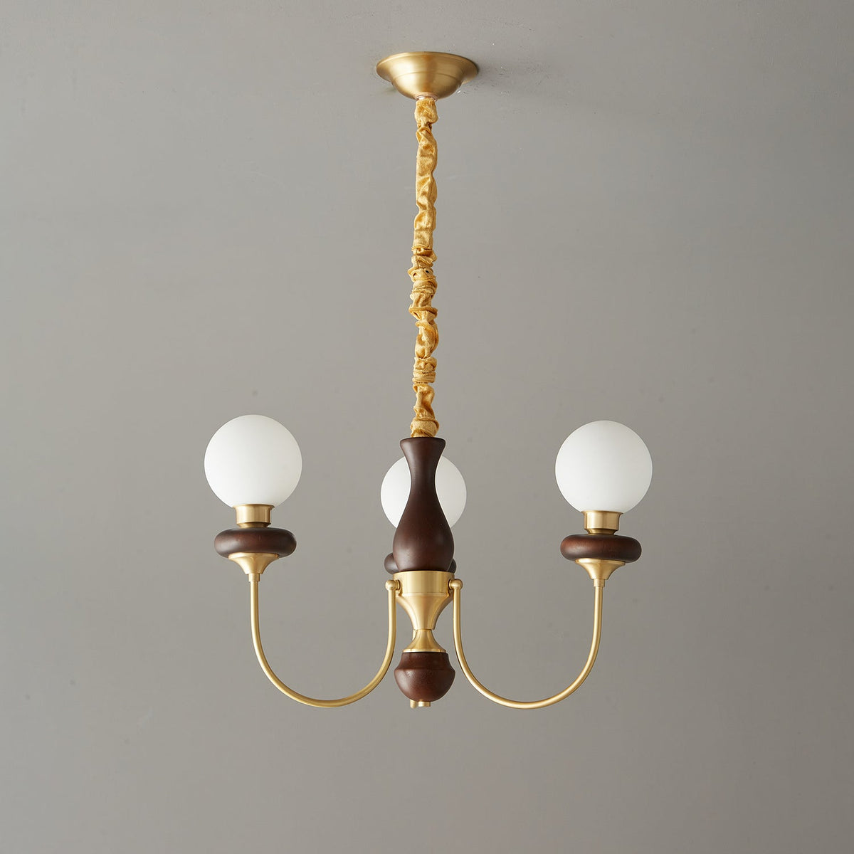 Cotheor Vintage Kronleuchter aus Holz und Glas im traditionellen Stil