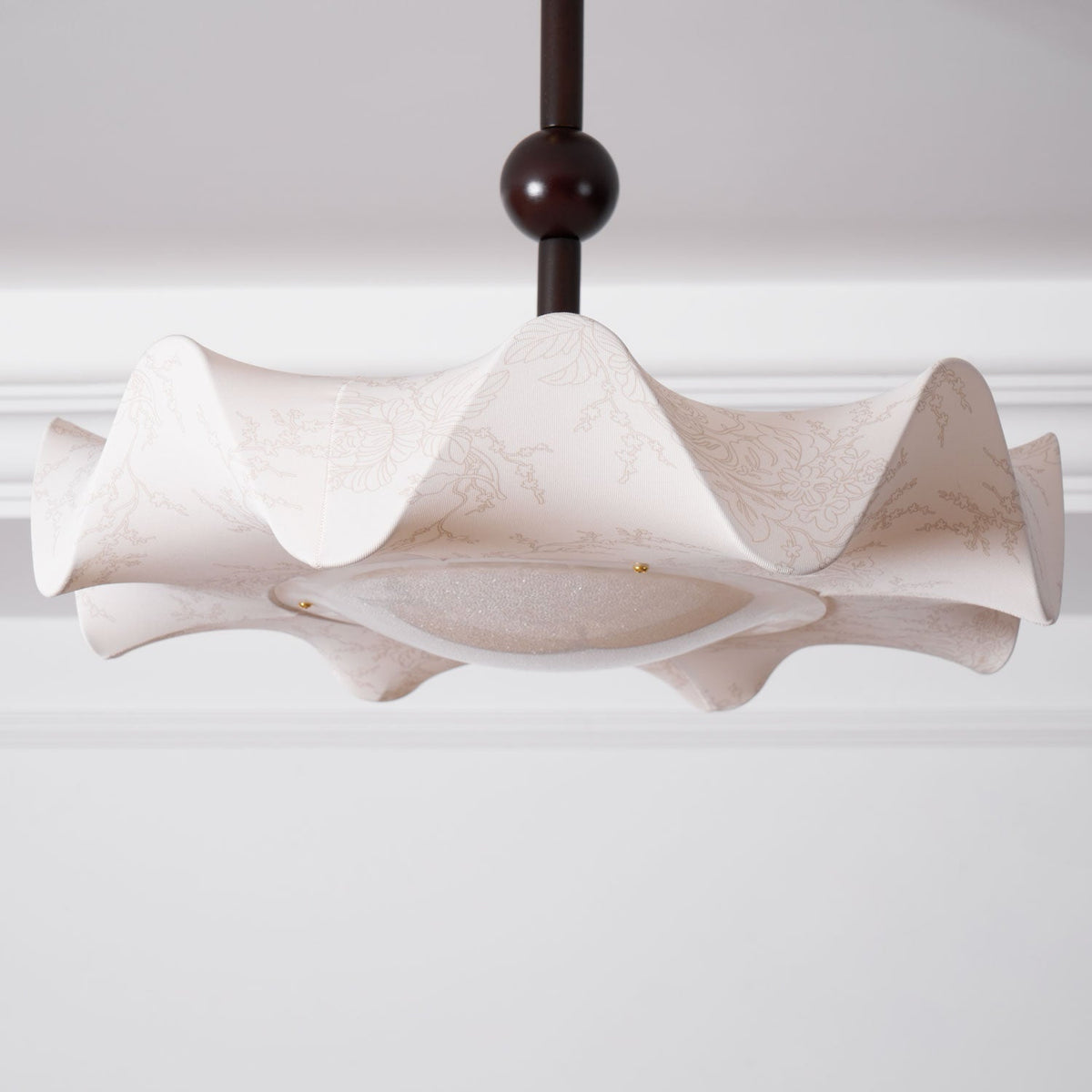 Avlorus traditionelle Premium-Eleganz Deckenleuchte aus Holz und Stoff