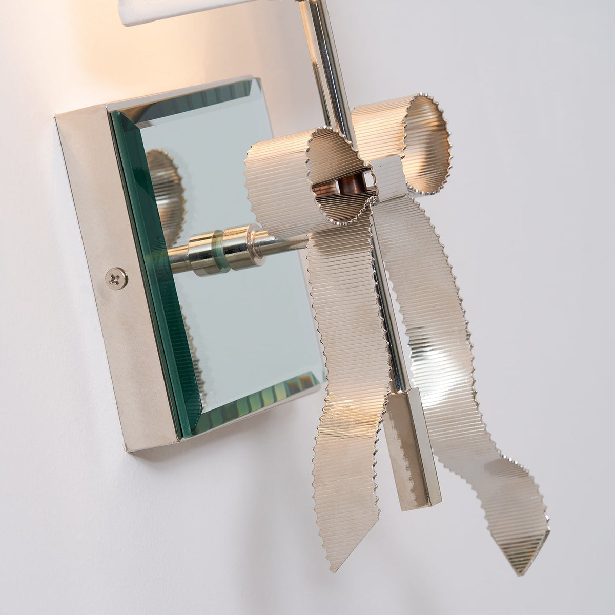Veskin Bow Wandleuchte