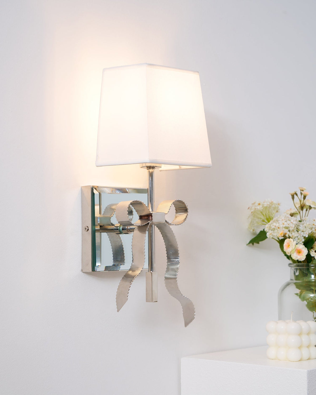 Veskin Bow Wandleuchte