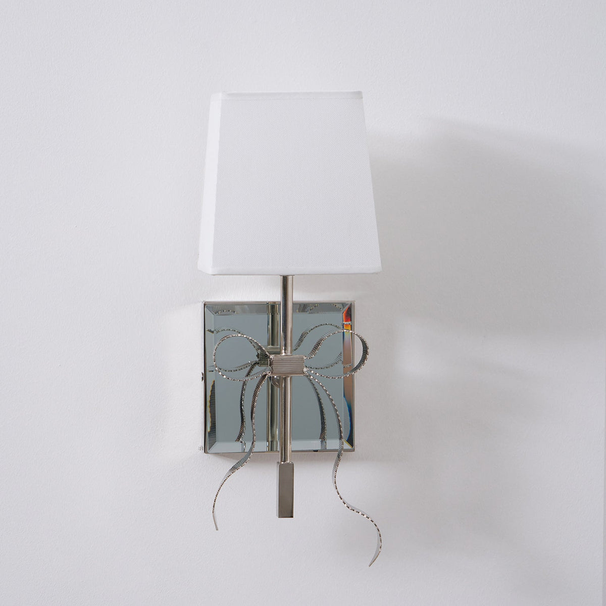 Veskin Bow Wandleuchte