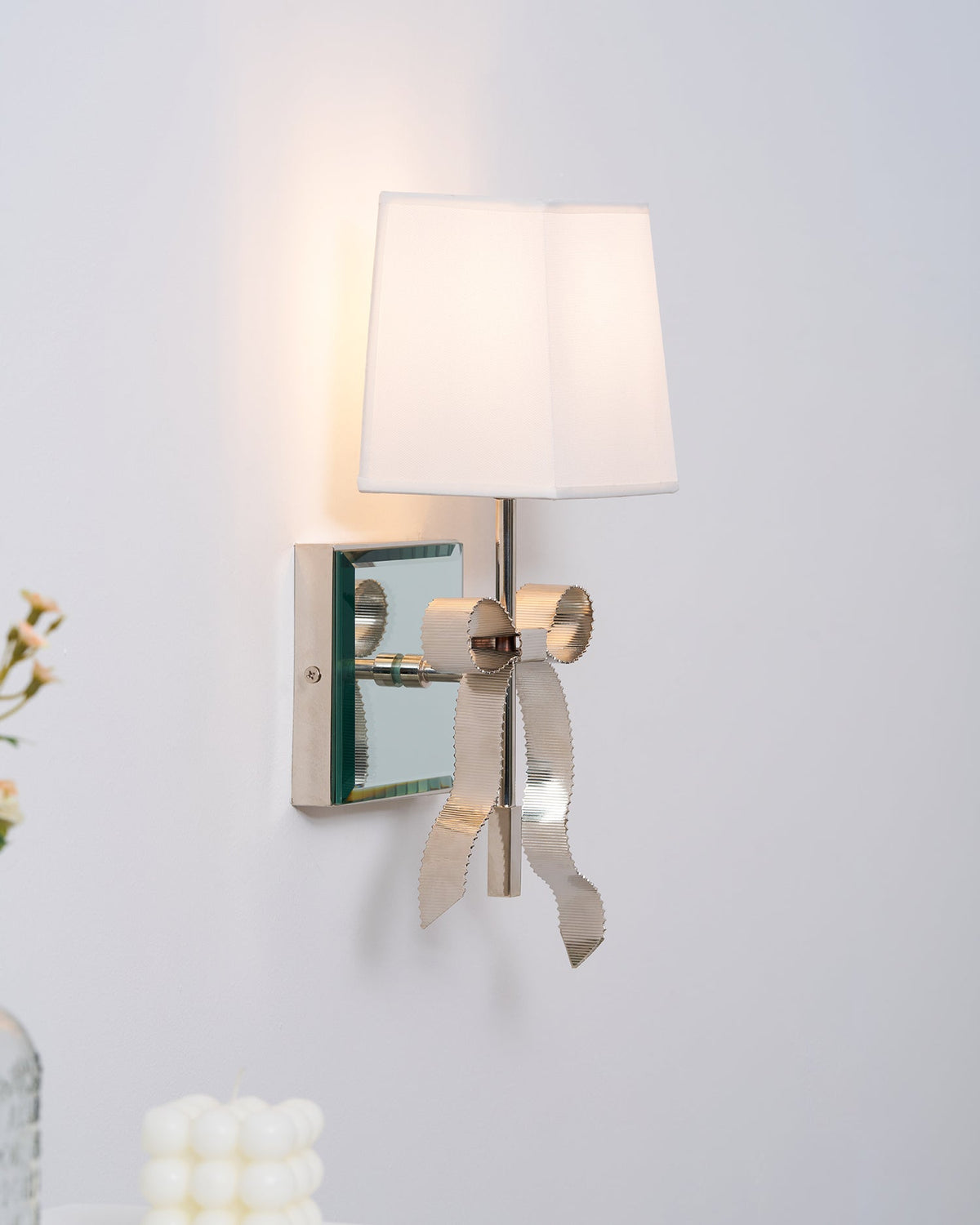 Veskin Bow Wandleuchte