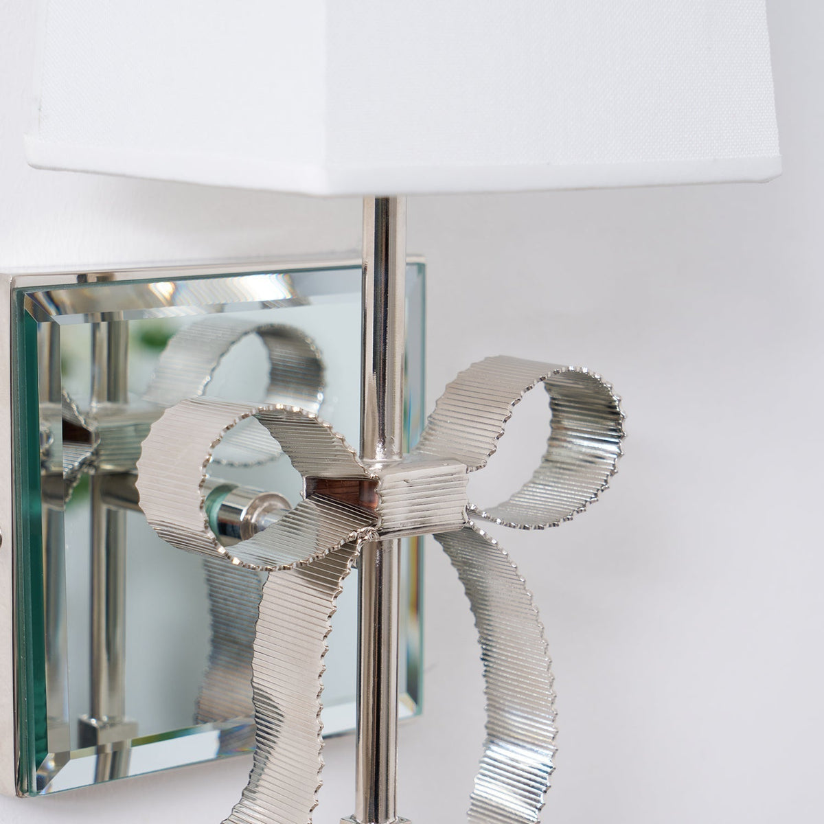 Veskin Bow Wandleuchte