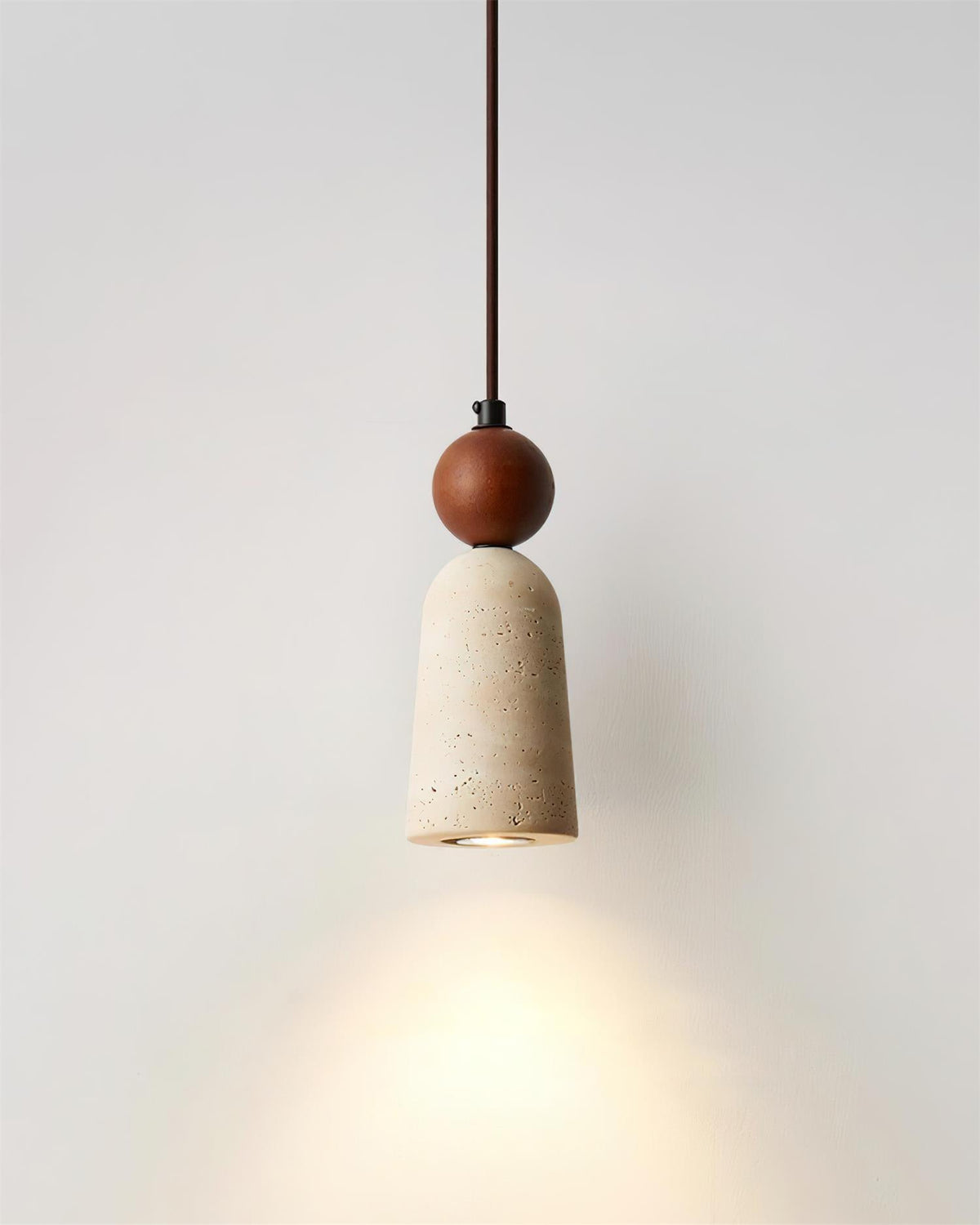 Nolira Pendelleuchte aus Holz und natürlichem Travertin