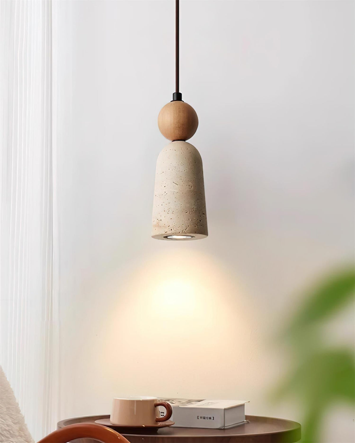 Nolira Pendelleuchte aus Holz und natürlichem Travertin