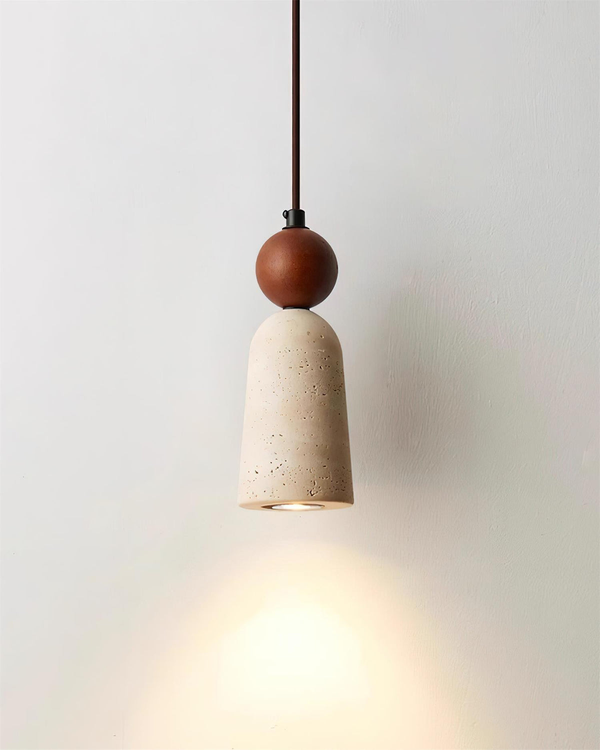 Nolira Pendelleuchte aus Holz und natürlichem Travertin