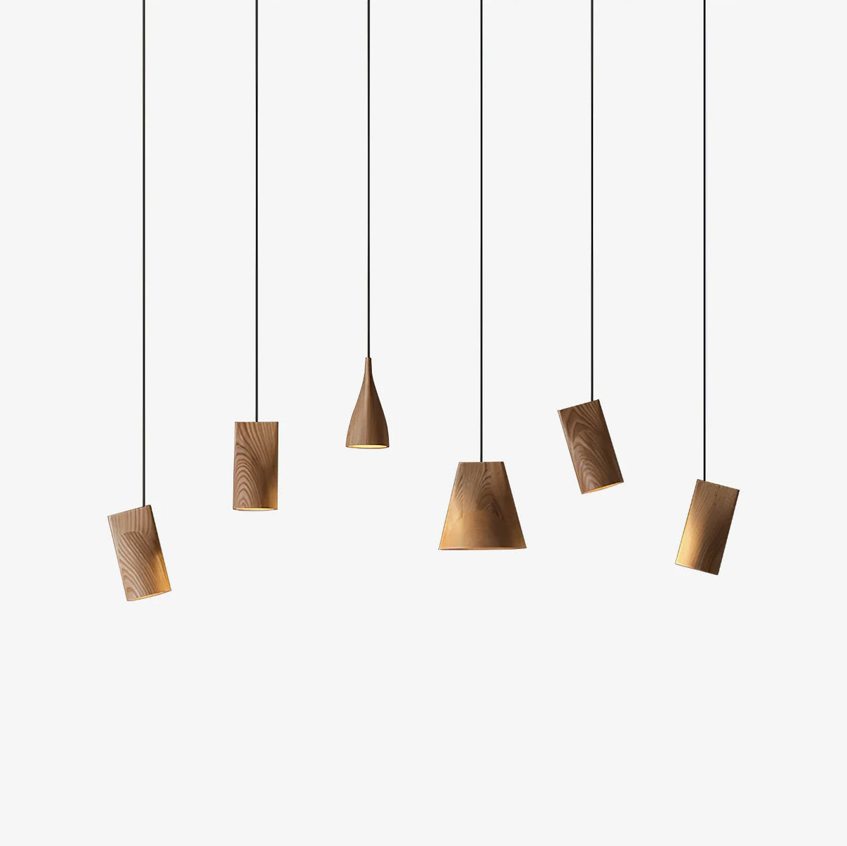 Ivarara asymmetrische Pendelleuchte aus Holz