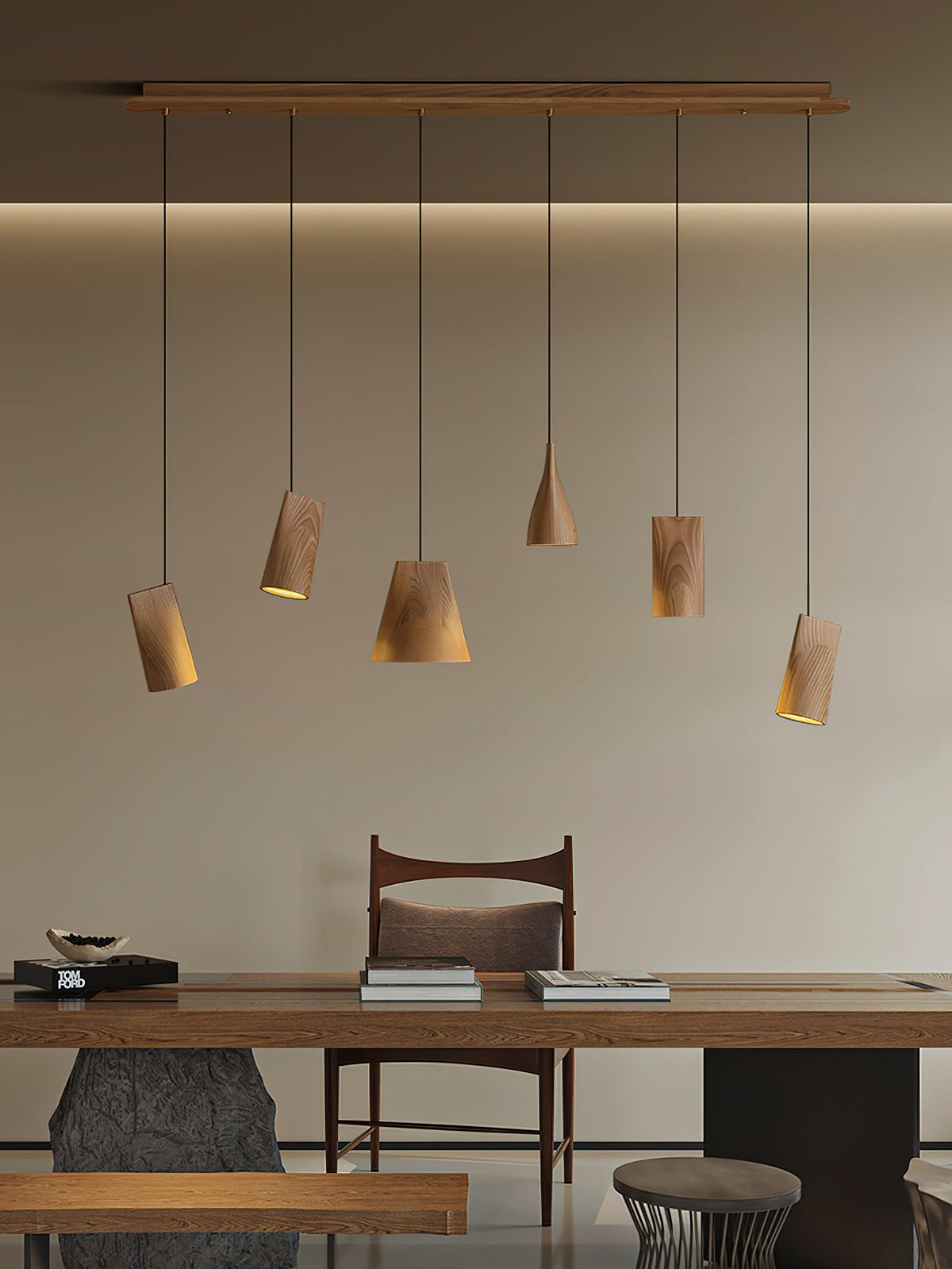 Ivarara asymmetrische Pendelleuchte aus Holz