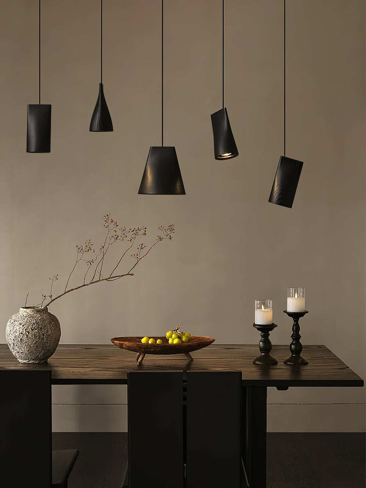 Ivarara asymmetrische Pendelleuchte aus Holz
