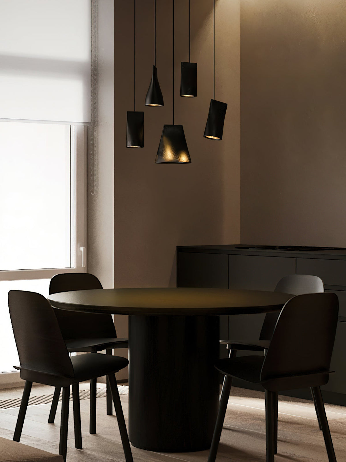Ivarara asymmetrische Pendelleuchte aus Holz