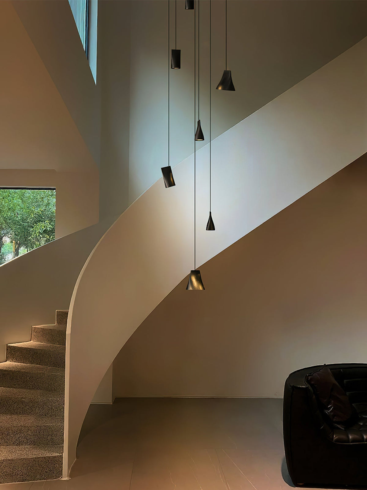 Ivarara asymmetrische Pendelleuchte aus Holz