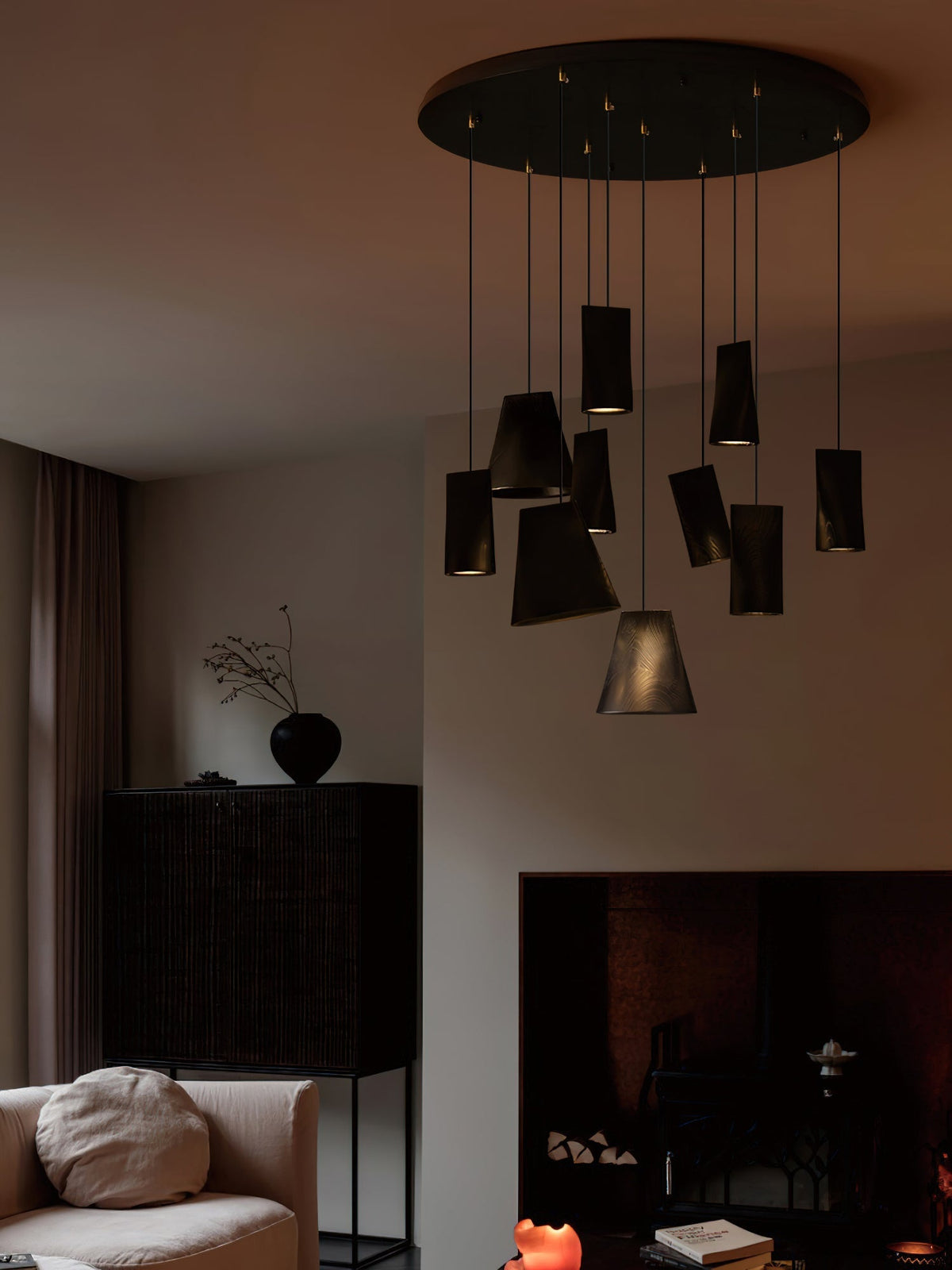Ivarara asymmetrische Pendelleuchte aus Holz