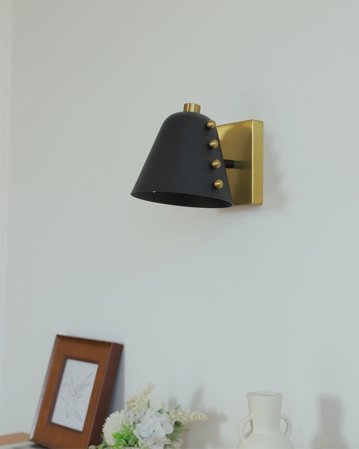 Bespoke Wandleuchte