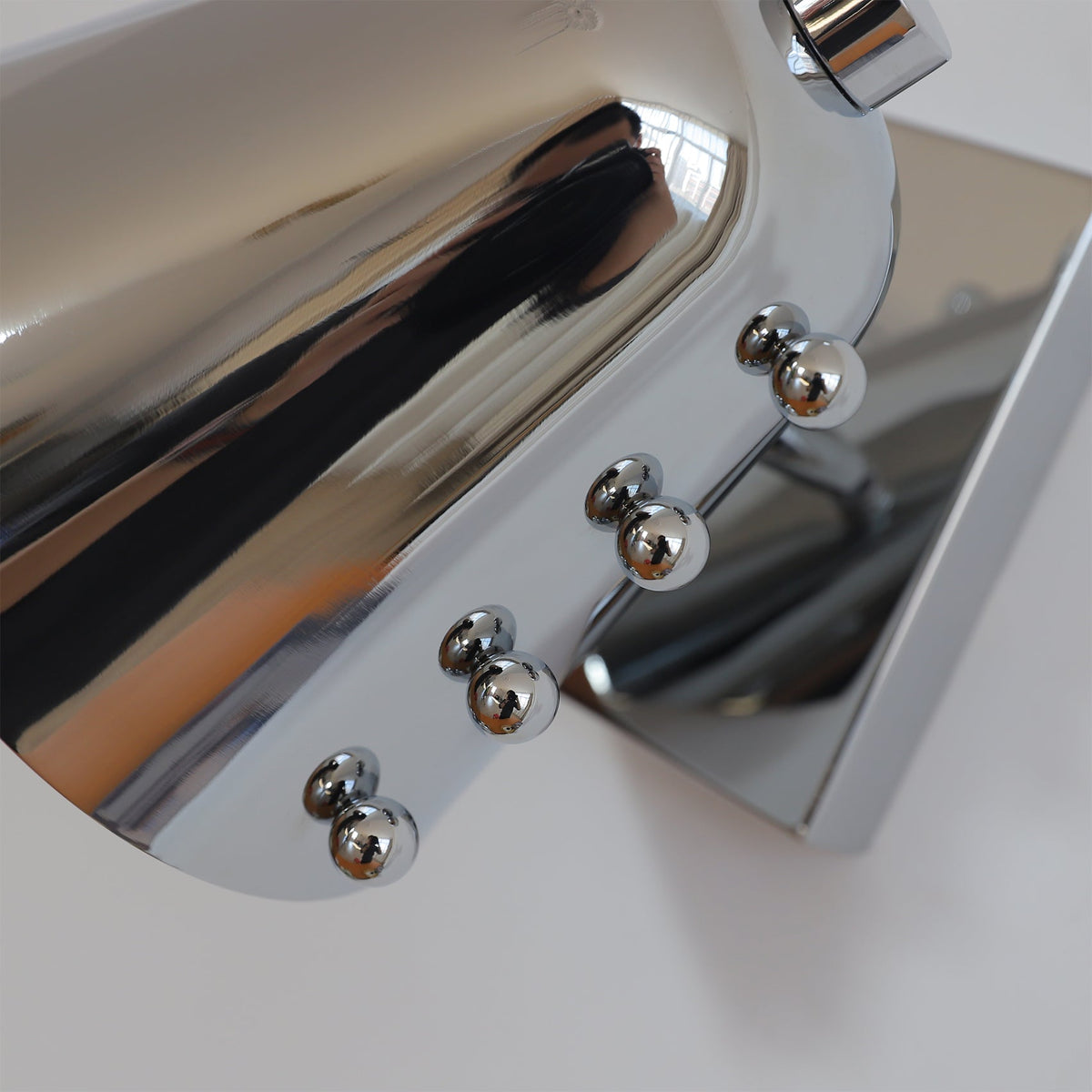 Bespoke Wandleuchte