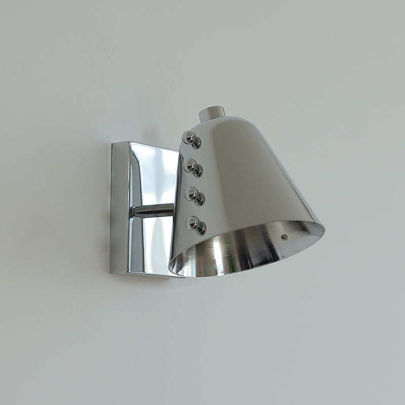 Bespoke Wandleuchte