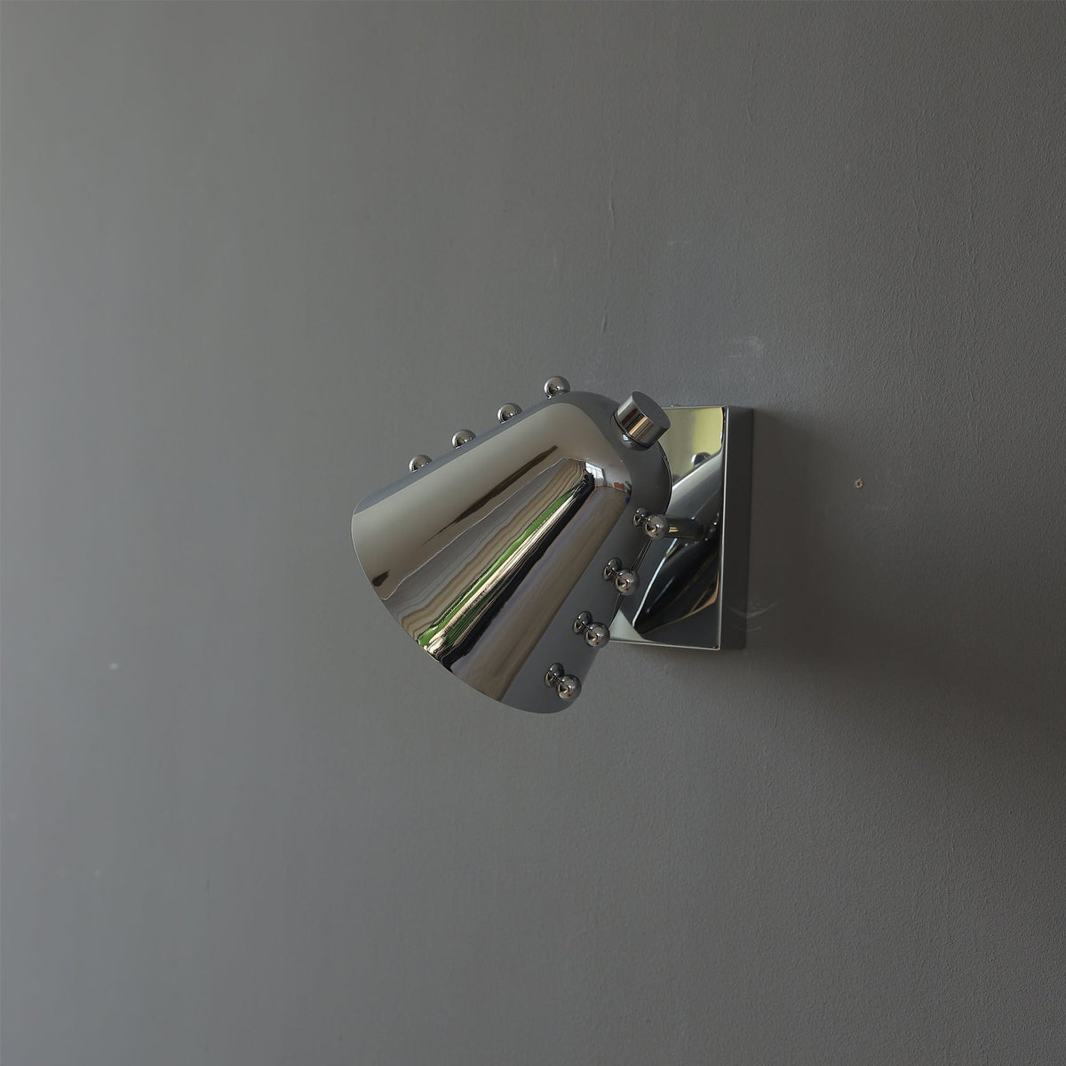 Bespoke Wandleuchte