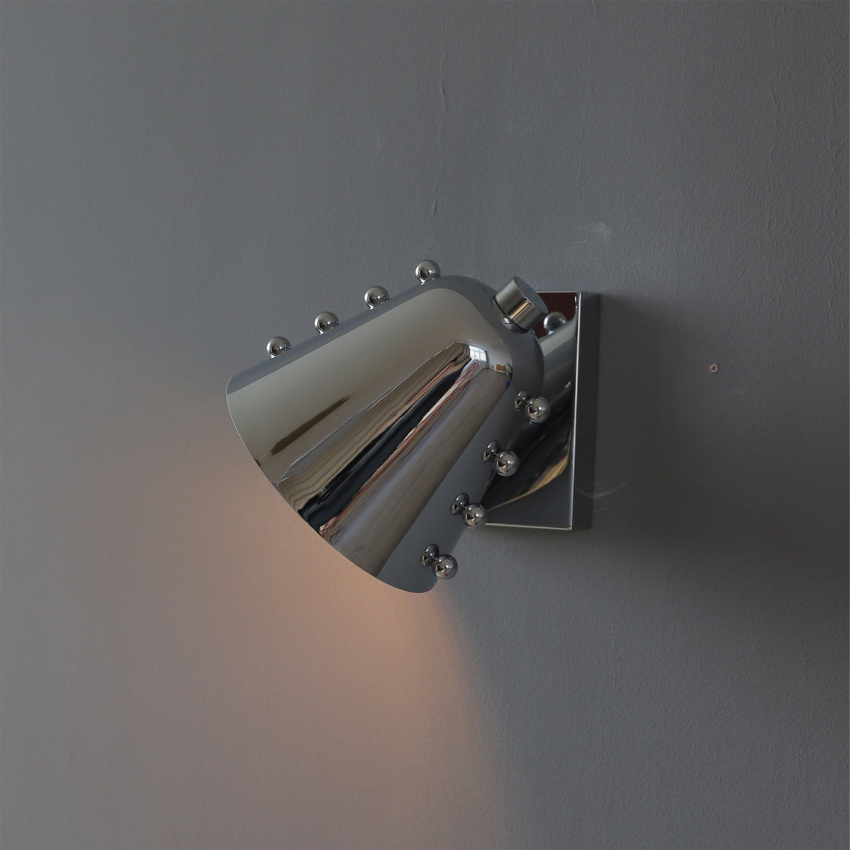 Bespoke Wandleuchte