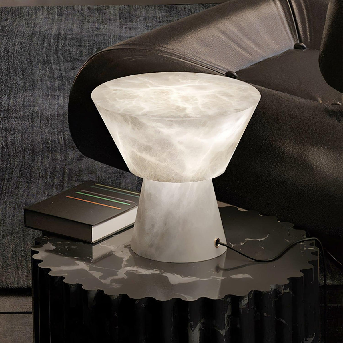 Ane Pedestal Alabaster Tischleuchte