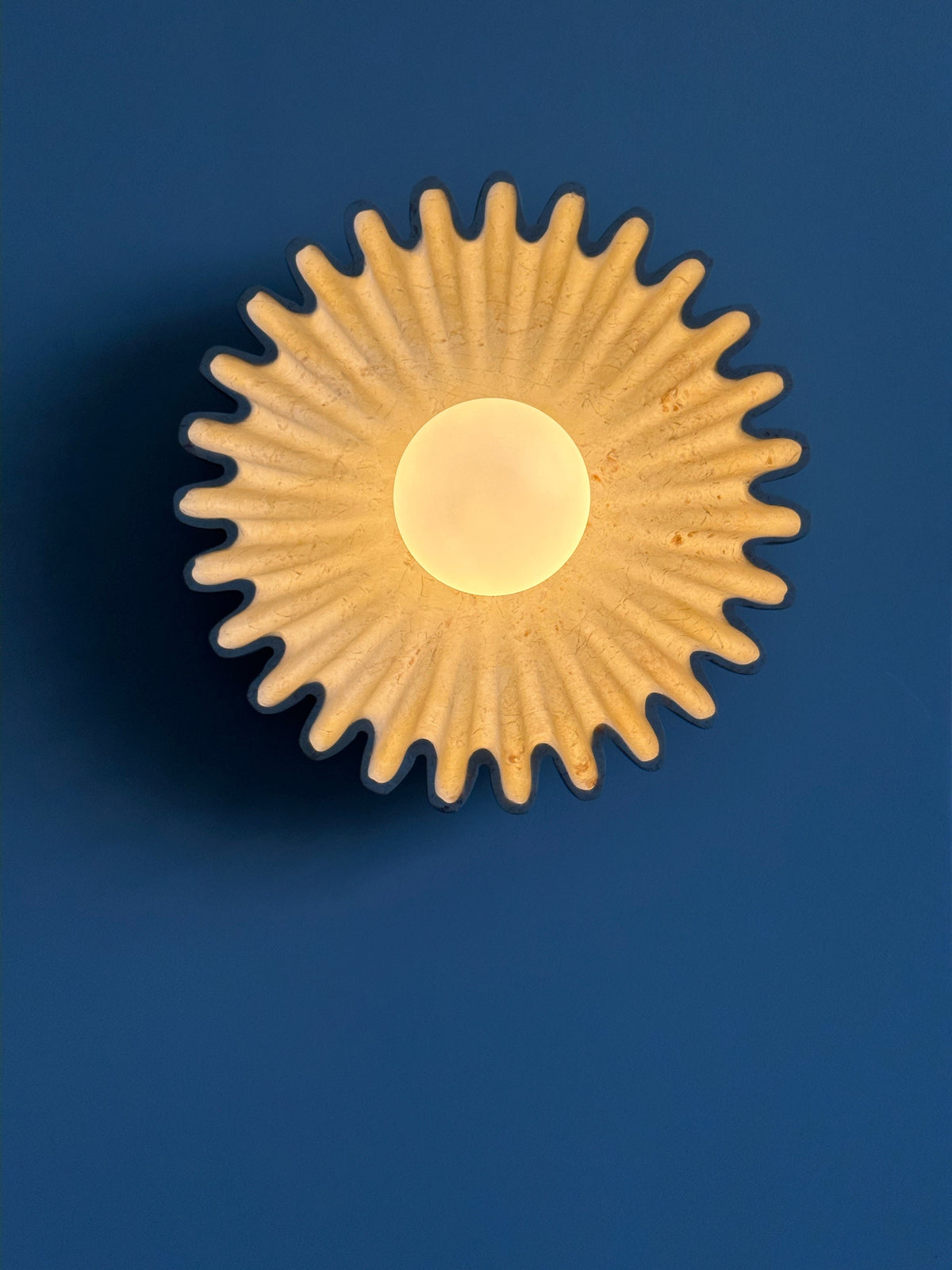 Avenisielle Wandleuchte