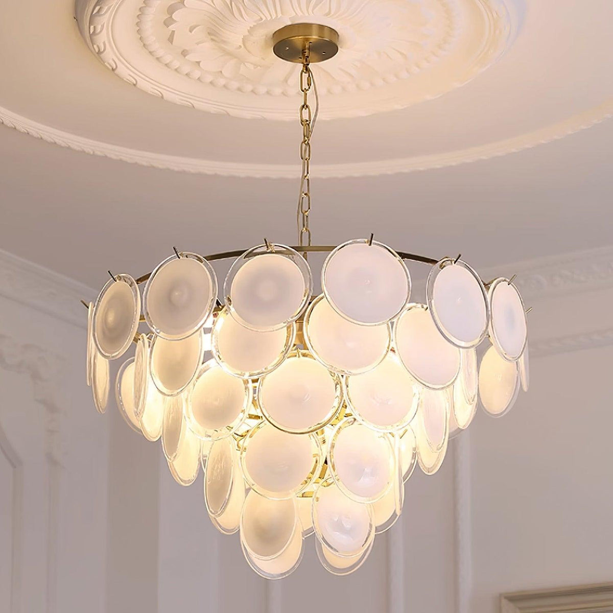 Lumirae Kronleuchter Kaskadierende Milchglas-Scheiben