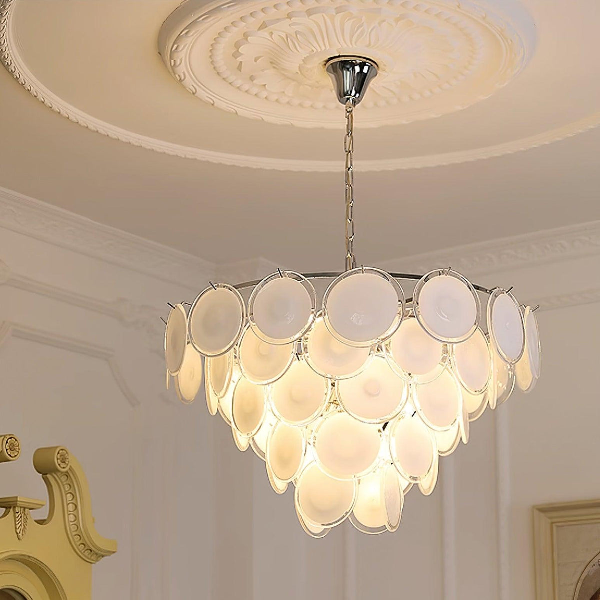 Lumirae Kronleuchter Kaskadierende Milchglas-Scheiben