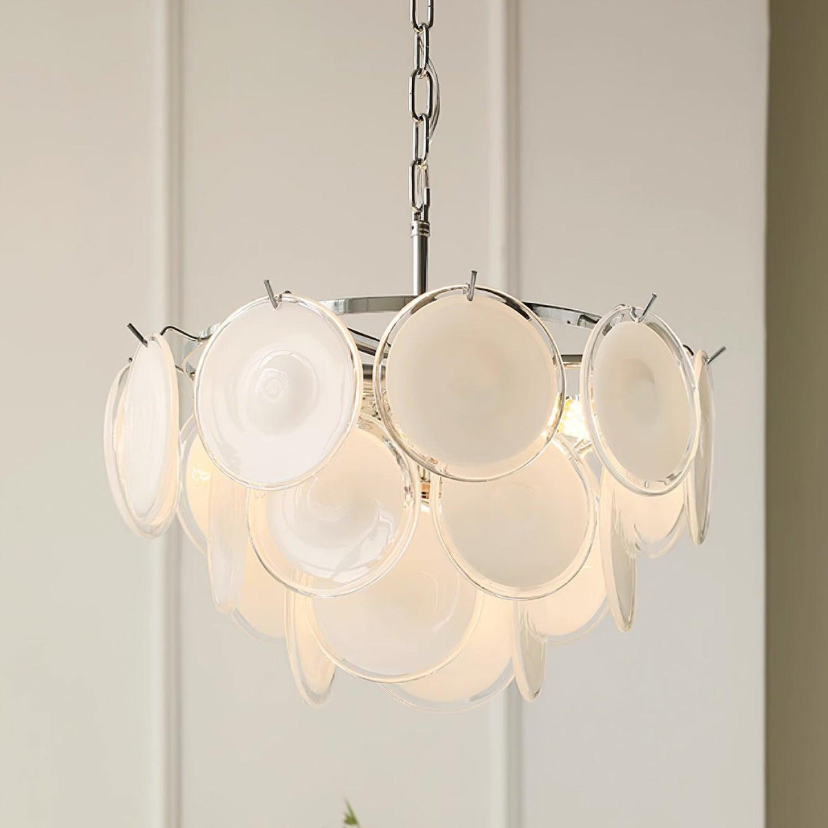 Lumirae Kronleuchter Kaskadierende Milchglas-Scheiben