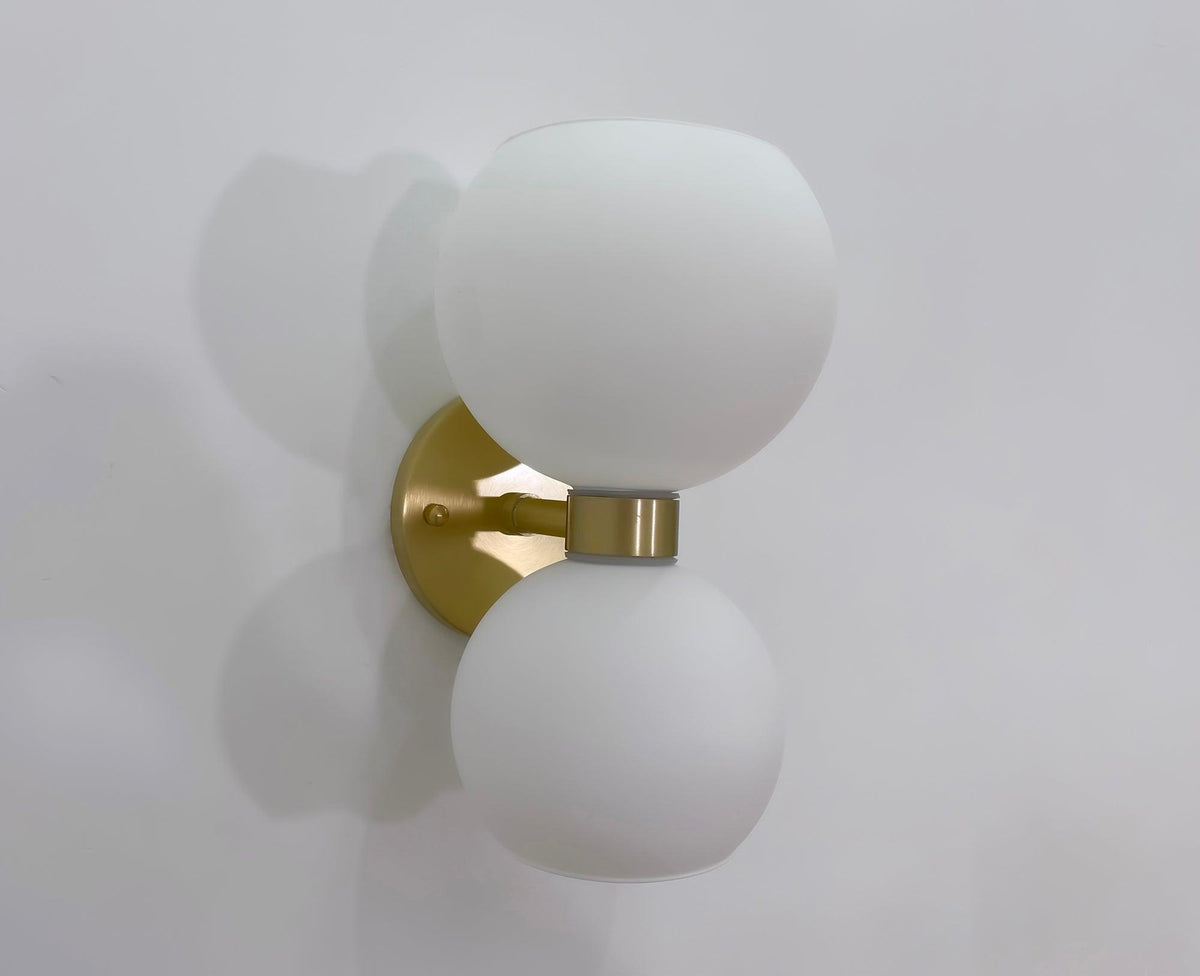 Avynion zeitgenössische Kunstglas-Wandleuchte aus Glas